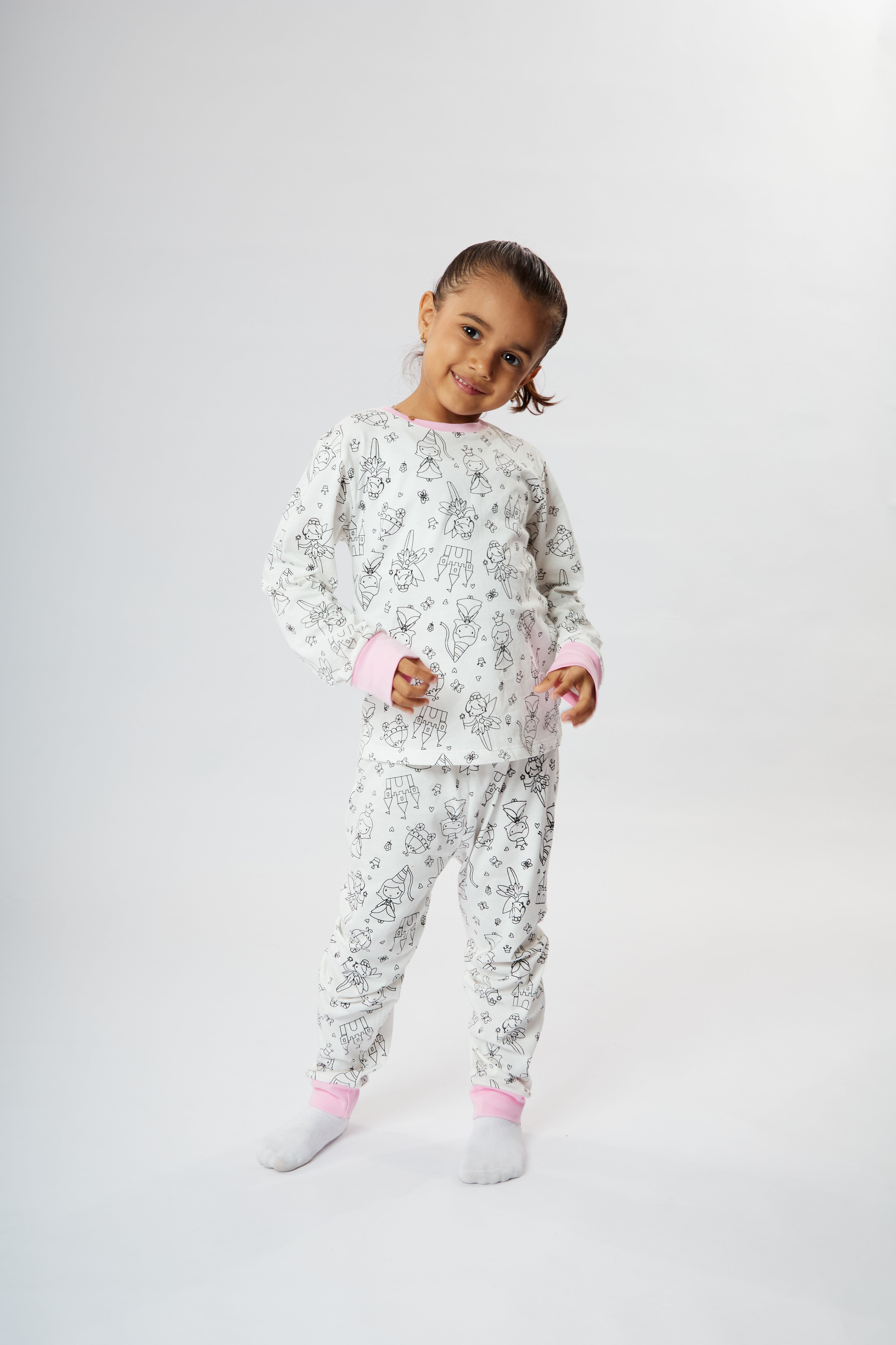 Pijama coloreable - Dinosaurios y Princesas + GRATIS estuche de plumones