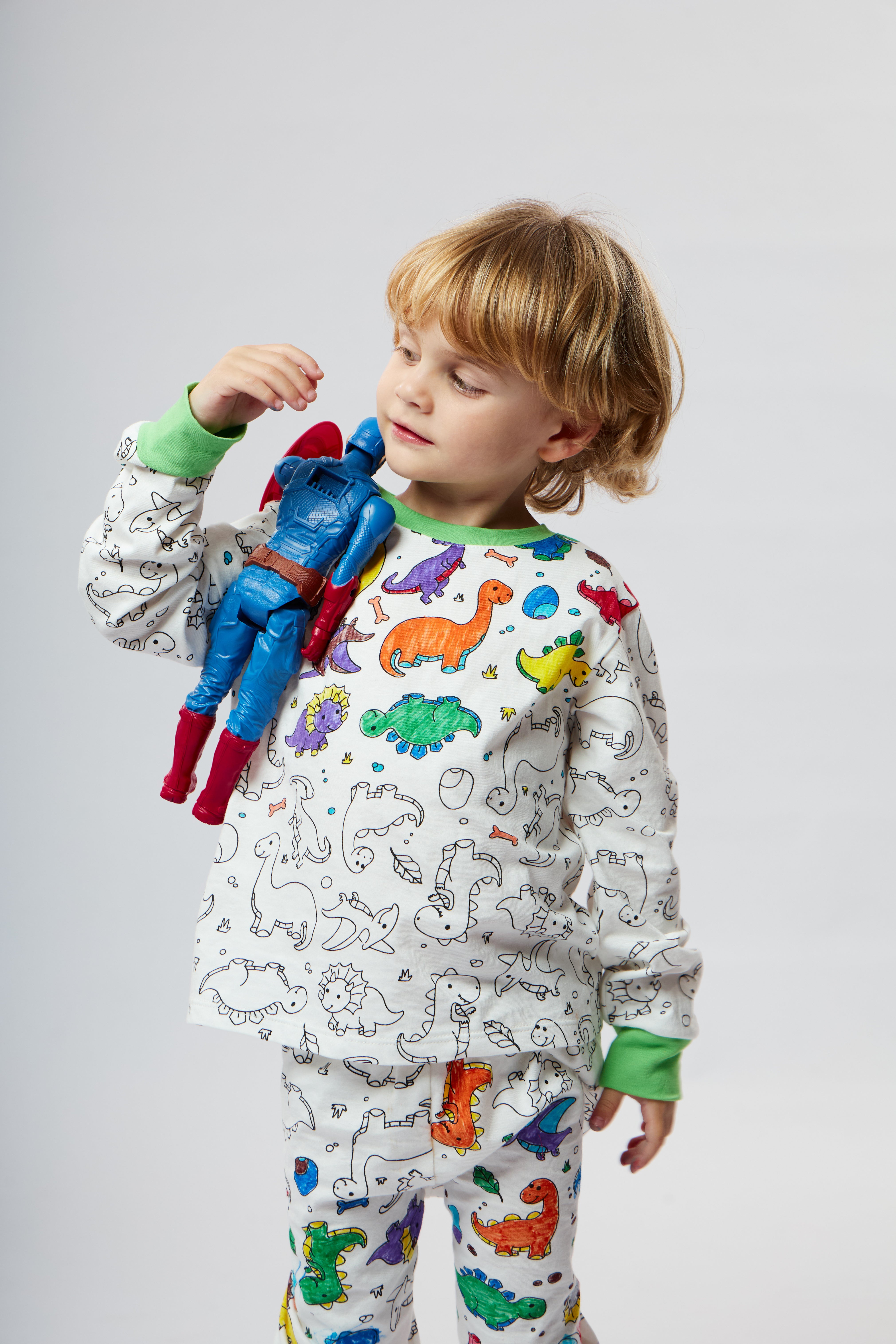 Pijama coloreable - Dinosaurios y Princesas + GRATIS estuche de plumones